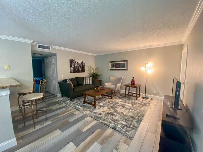 Primary Photo - 711 Forest Club Dr
