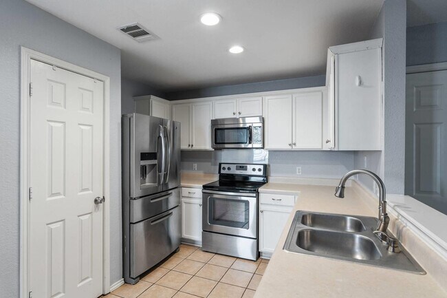 Building Photo - Charming 2-story 3 bedroom home- Available...