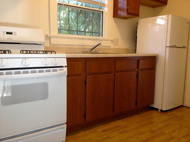 Building Photo - 122 S Westmoreland Ave