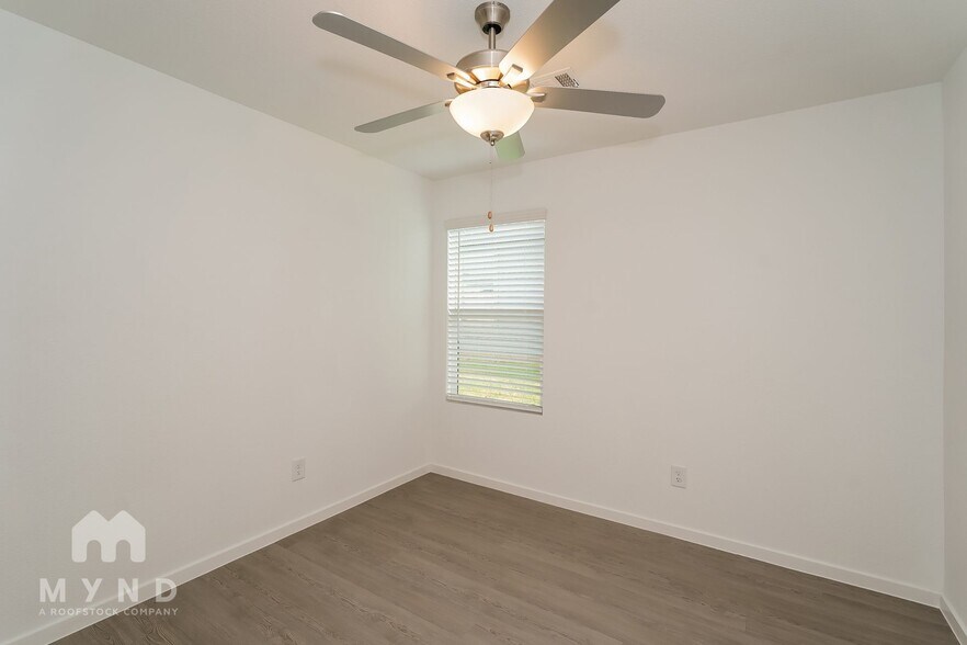 Building Photo - 2728 River Knl Ln