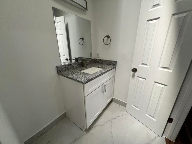 Building Photo - 10623 Royal Palm Blvd