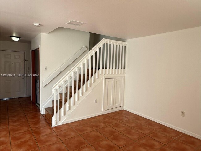 Building Photo - 6235 SW Kendale Lakes Cir