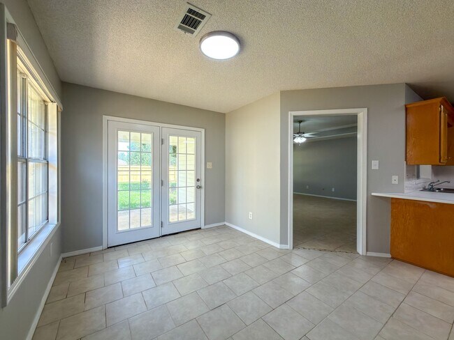 Building Photo - 6409 Fallstone Rd