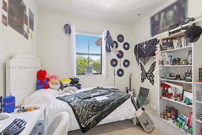 Building Photo - 11746 SW 151 Ave