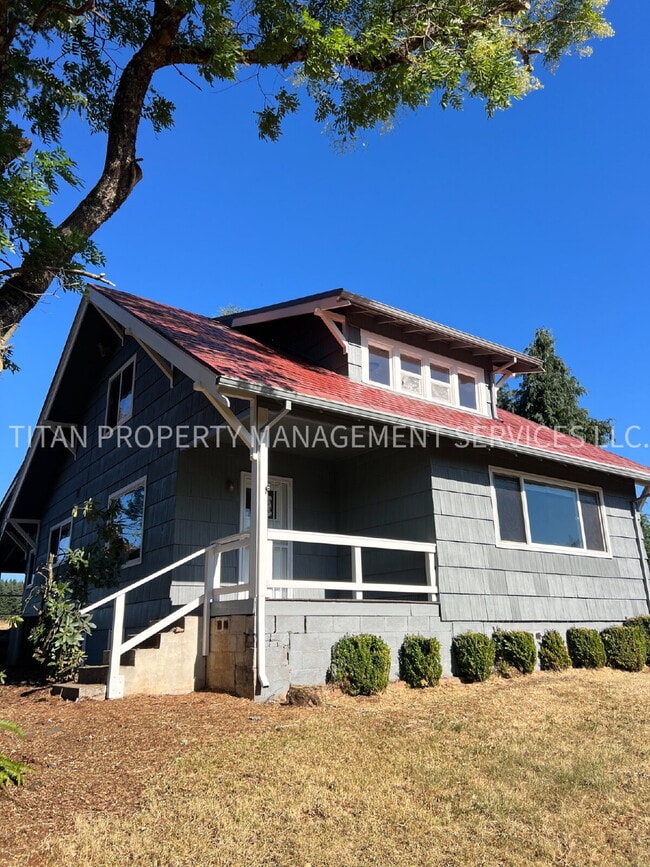 Building Photo - Charming 4-Bed Farm house with 2.5 Baths o...
