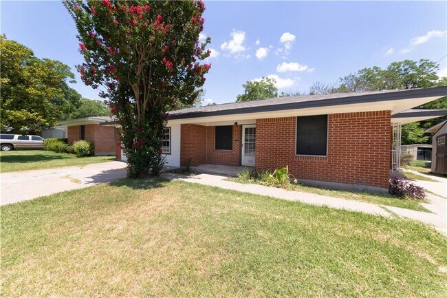 Building Photo - 1903 S 19th St