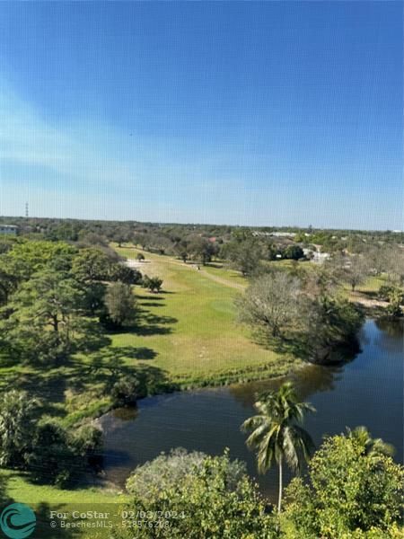 Building Photo - 3499 Oaks Way