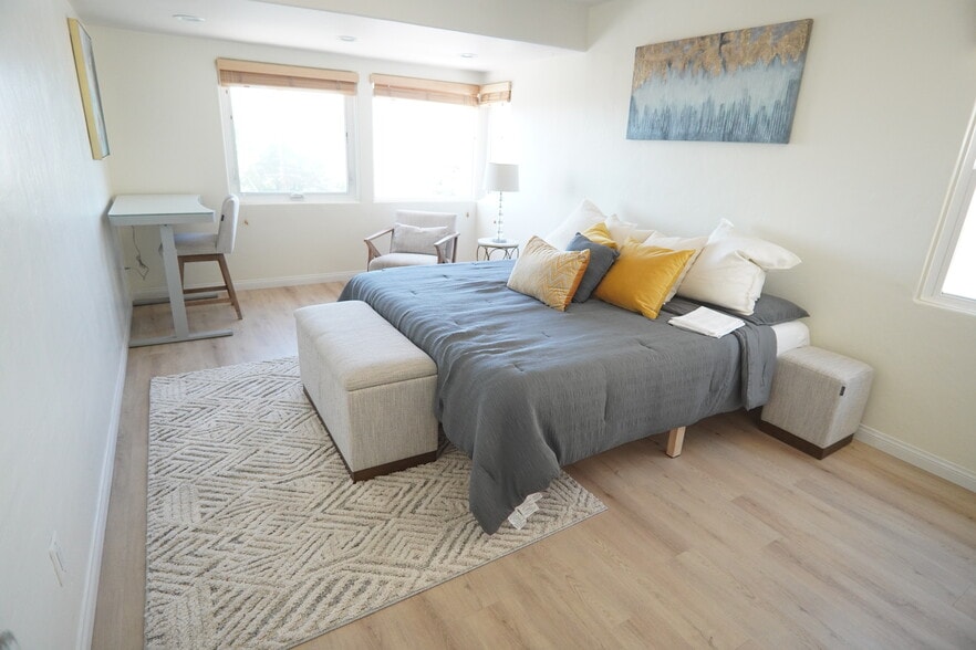 Building Photo - 1814 Linwood St