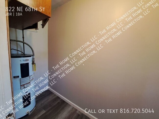 Building Photo - Recently Updated 2 Bed / 1 Bath Townhouse ...