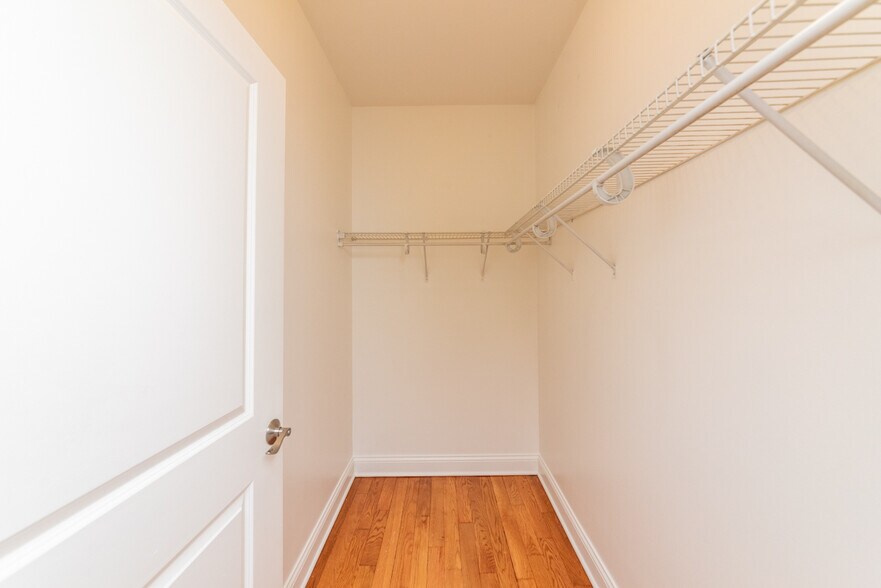 Building Photo - 6217 S Kimbark Ave