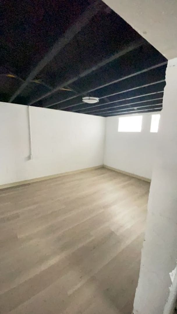 Building Photo - Three bedroom one bathroom home for rent