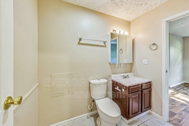 Building Photo - 3541 N Wittfield St