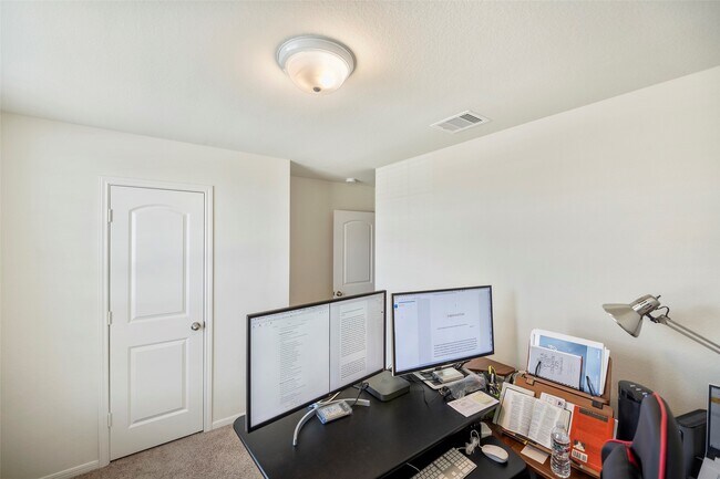 Building Photo - 12730 Pelican Bay Dr