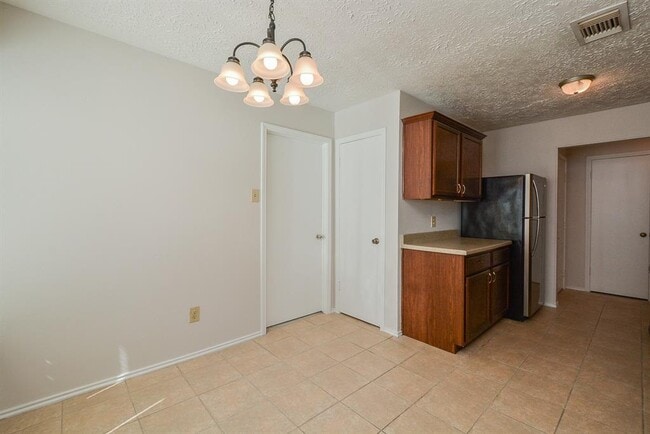 Building Photo - 6206 Bryant Pond Dr
