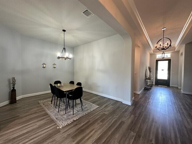 Building Photo - 240 Brentwood Dr