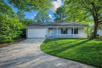 Building Photo - 5694 Phillips Dr