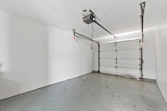 Building Photo - 1681 Queensbury Cir