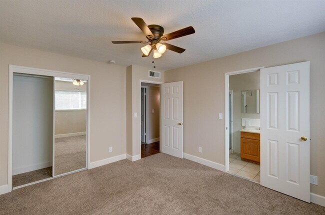 Building Photo - 1450 E Los Altos Ave