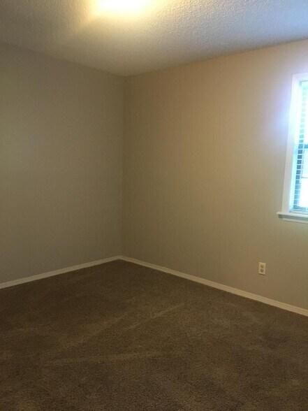 Bedroom - 105 Bean St