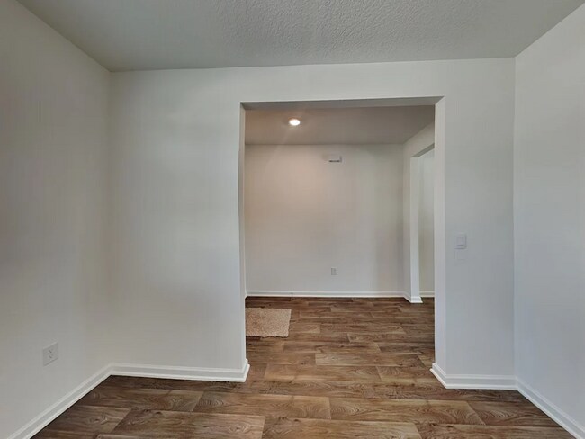 Building Photo - 675 Orellana Rd