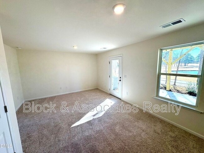 Building Photo - 721 Parc Townes Dr