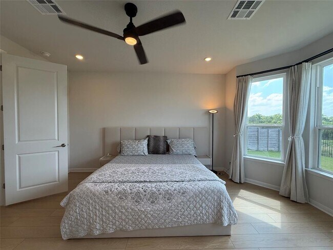 Building Photo - 437 Leeward Pass