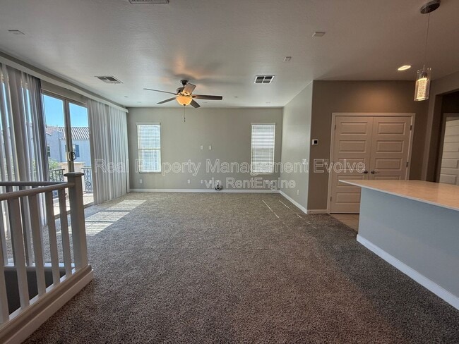 Building Photo - 4064 E Pony Ln