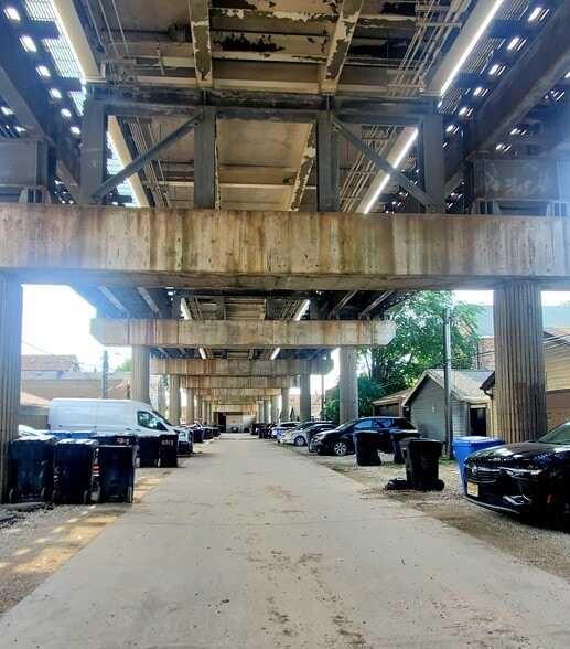 Alley leading to "L" Station - 2310 W 21st St
