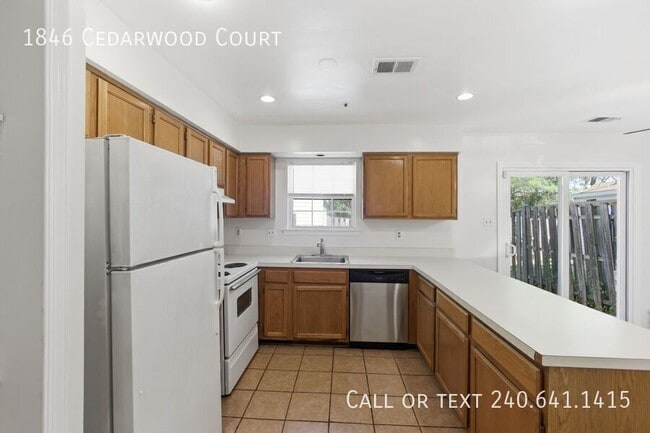 Building Photo - 1846 Cedarwood Ct