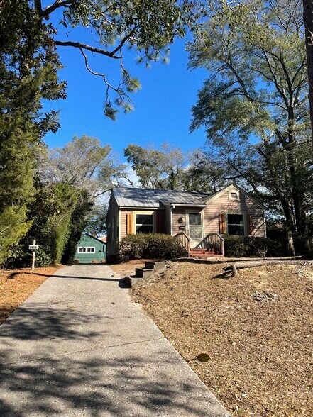 Building Photo - 2053 Monroe St