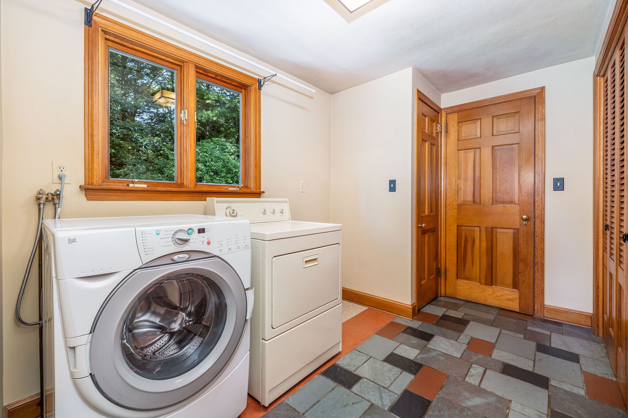 Building Photo - 171 Silver St