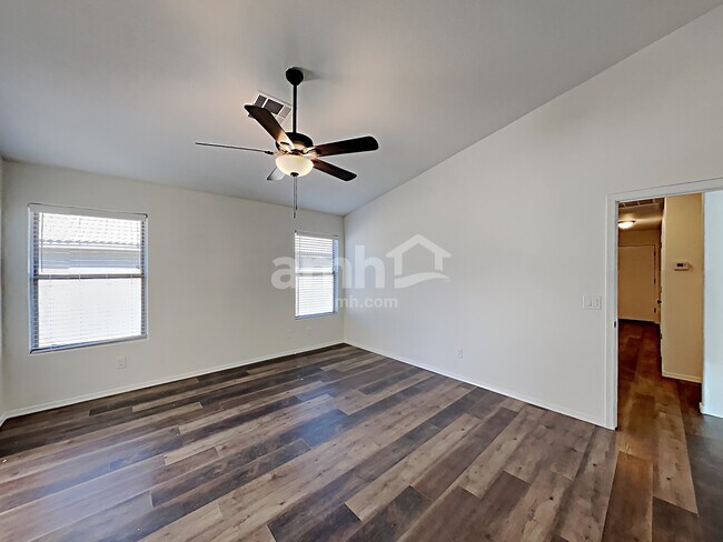 Building Photo - 3025 W Horsham Dr