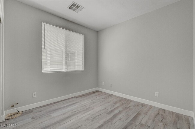 Building Photo - 5237 Grand Lake St