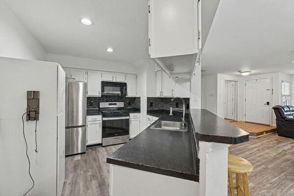 Building Photo - 4046 Chetham Wy