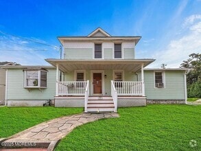 Building Photo - 674 Morford Ave