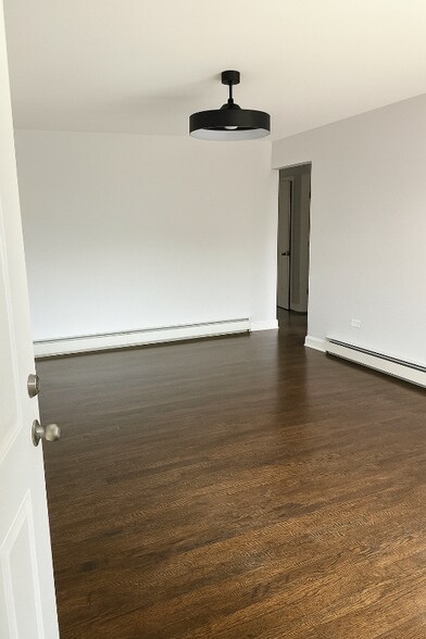 Building Photo - 2445 W 51st St