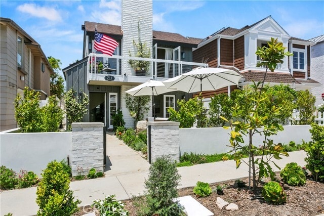 Primary Photo - 711 Heliotrope Ave