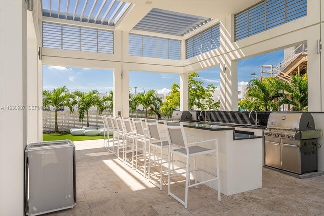 Building Photo - 6410 NW 105th Pl