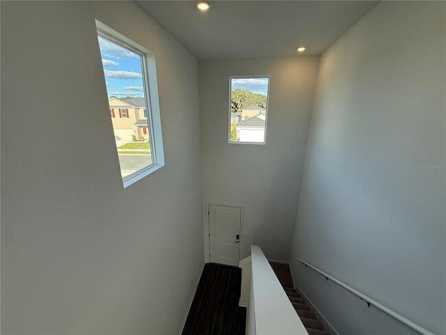 Building Photo - 8485 SW 41st Cir