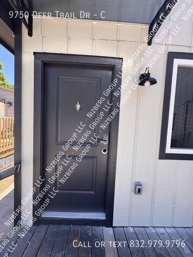 Building Photo - 9750 Deer Trail Dr
