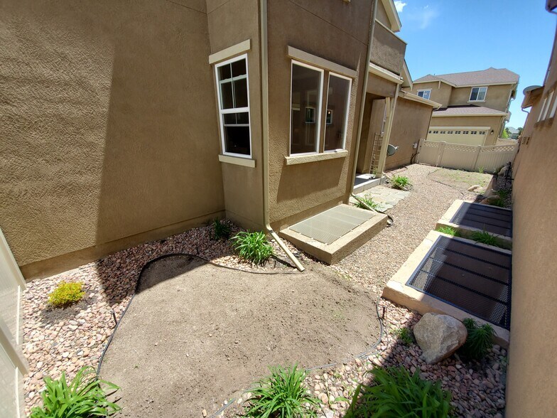 Building Photo - 5517 Sunrise Mesa Dr