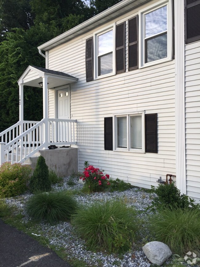 Building Photo - 136 Riviera Dr