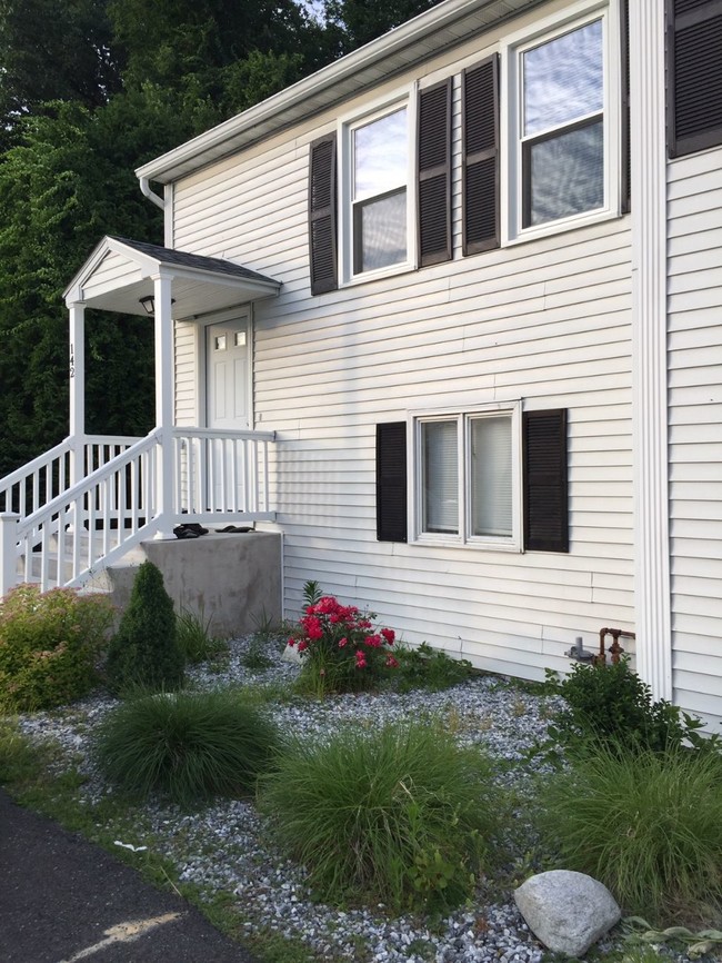 Primary Photo - 136 Riviera Dr