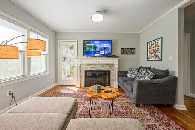 Building Photo - 3265 N Fulton Ave