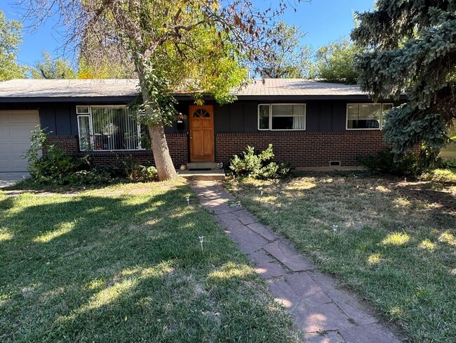 Primary Photo - Beautiful 3 Bed 1.5 Bath Central Boulder H...