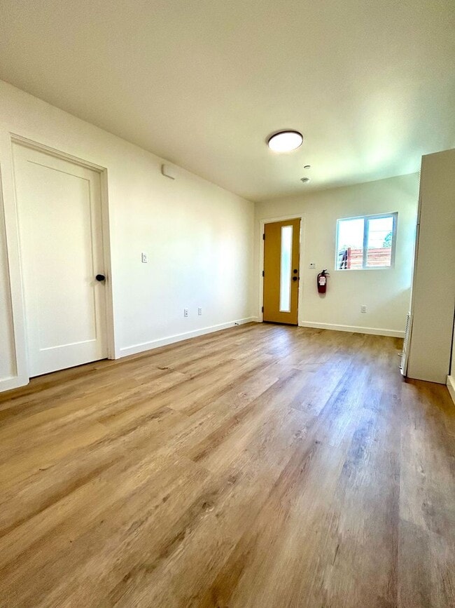 Building Photo - 1-Bed/1-Bath Near Downtown San Luis Obispo and Cal Poly