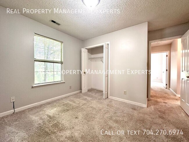 Building Photo - 801 Water Wheel Ct