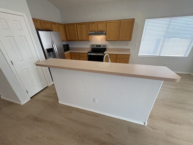 Building Photo - Sunrise & Sabino Canyon Four Bedroom Rental