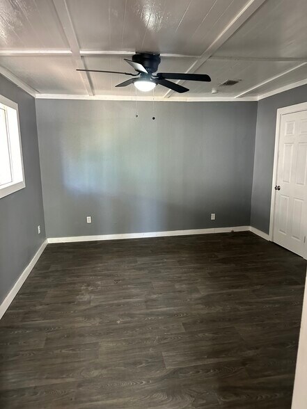 Building Photo - 311 Glamis Ave