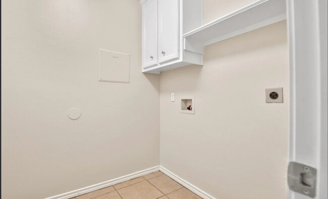 Building Photo - 2117 99th St